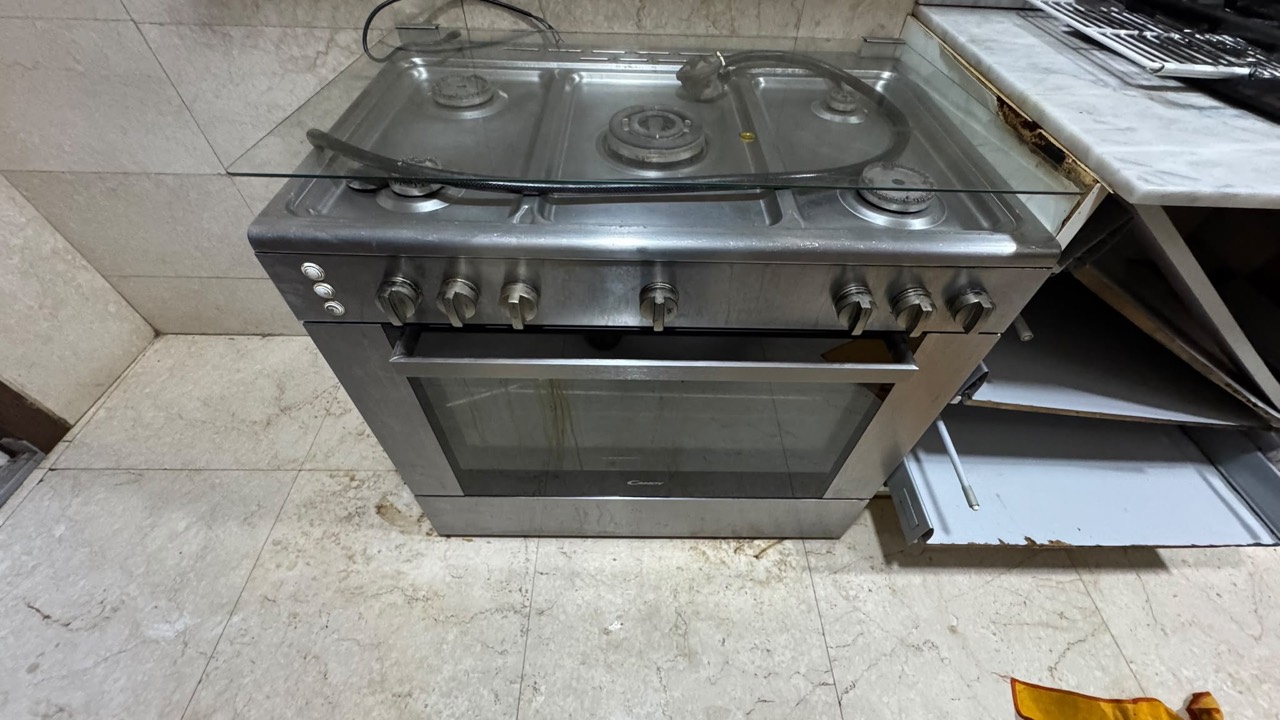 Cooker and hob during a kitchen cleaning project